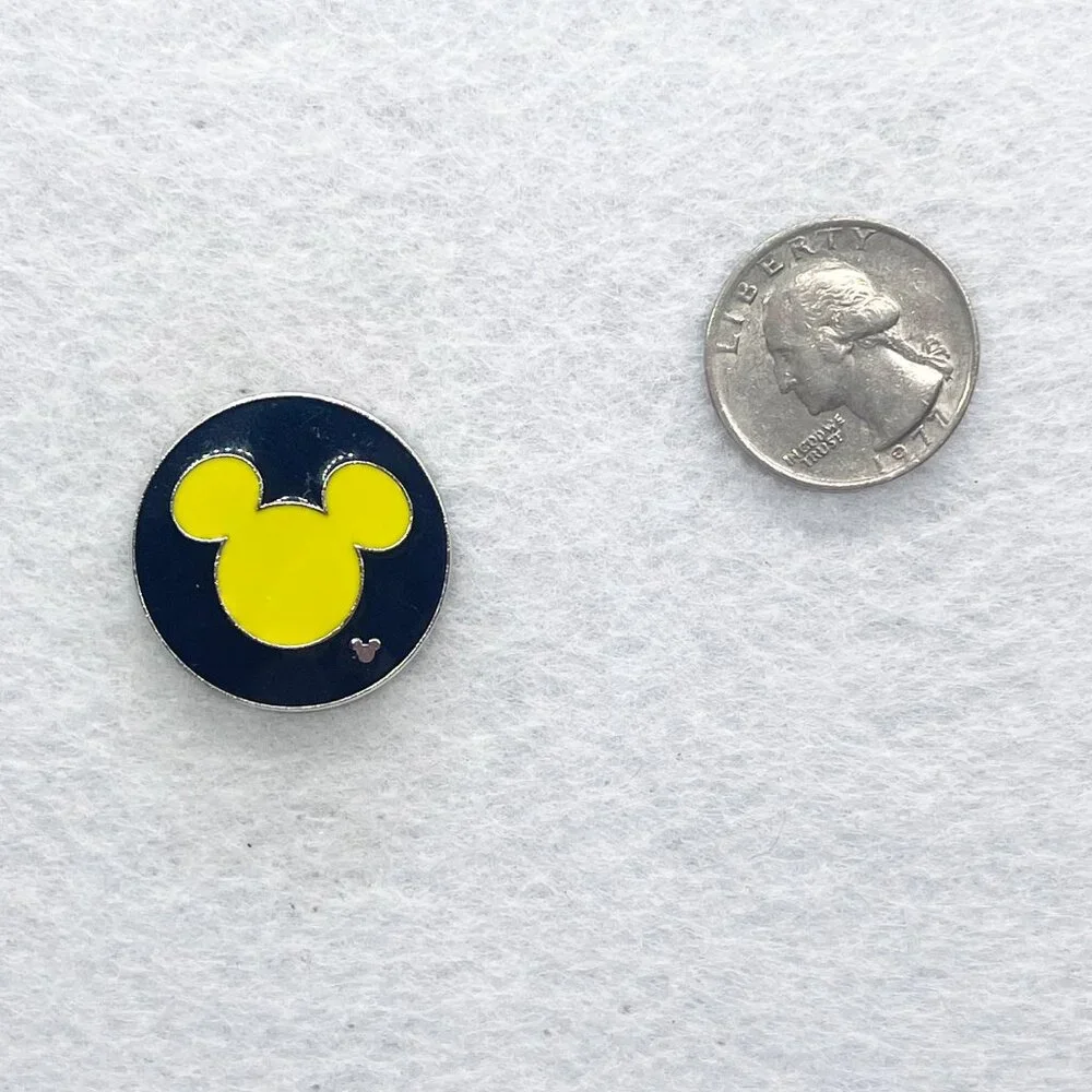 🔮 5/$25 Disney Yellow Mickey Mouse Icon‎ Pin